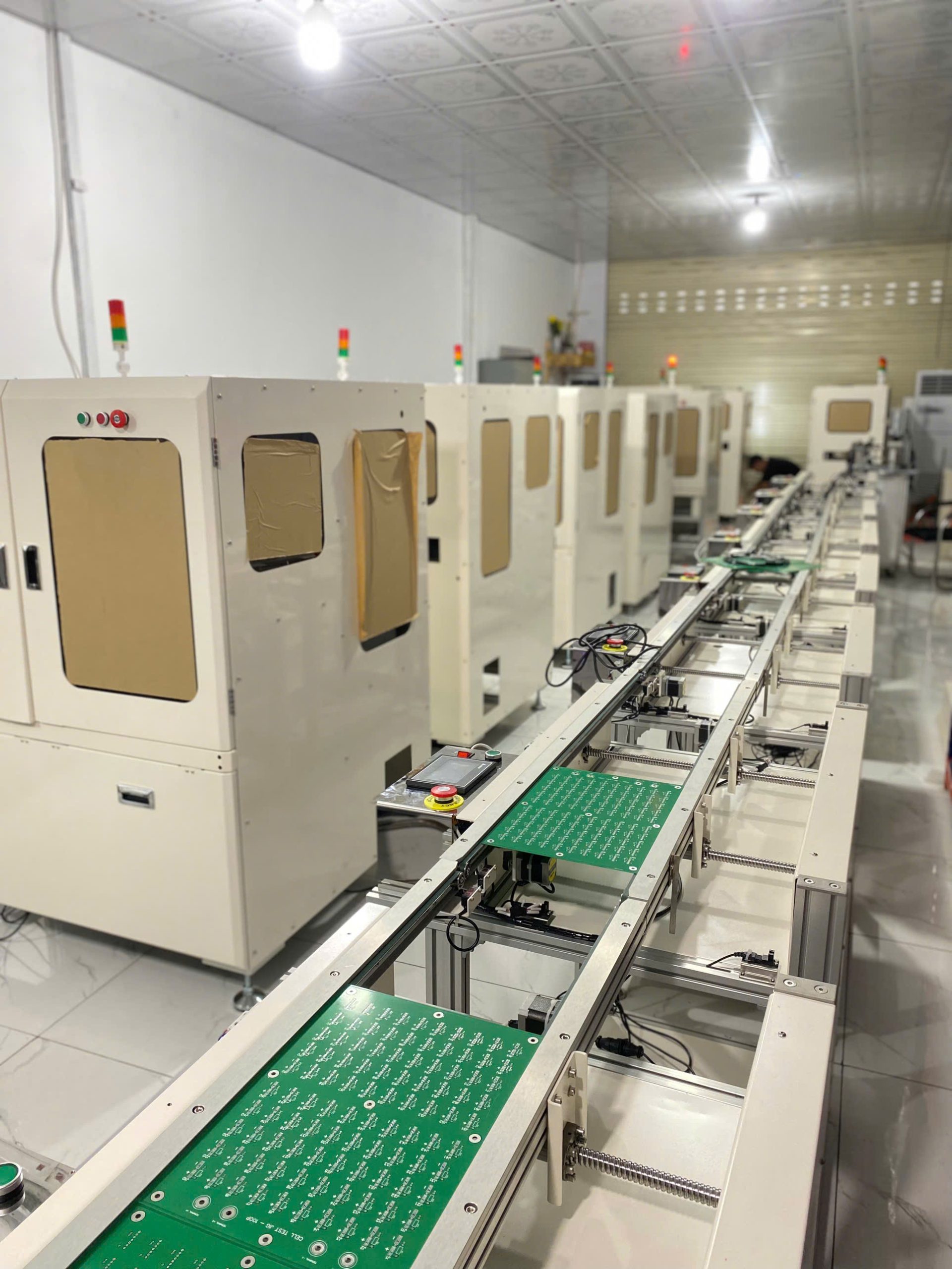 Thiết Kế Dây Chuyền Sản Xuất Tự Động Hóa Trong Ngành Điện Tử